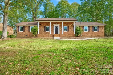 1254 Huckleberry Dr, Lincolnton, NC 28092