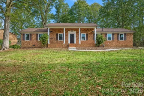 1254 Huckleberry Dr, Lincolnton, NC 28092