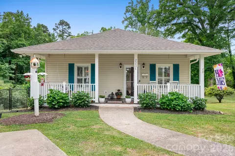 2201 Jackson St, Belmont, NC 28012