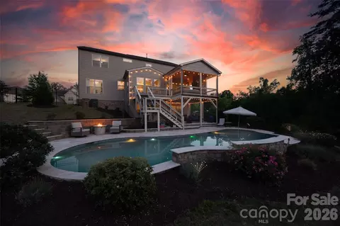 2862 Creekview Dr, Waxhaw, NC 28173
