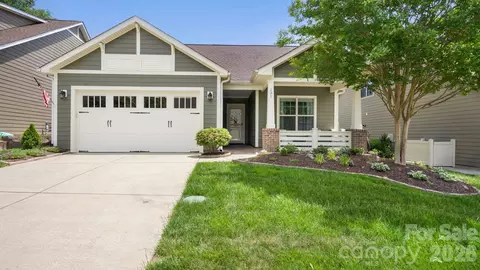 131 Chimney Rock Ct, Denver, NC 28037