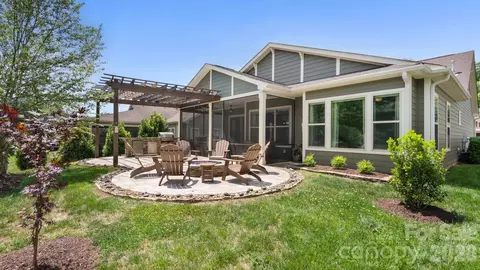131 Chimney Rock Ct, Denver, NC 28037