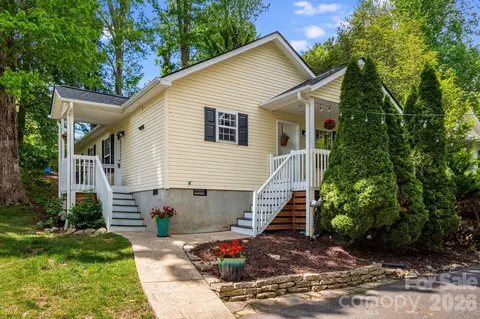 112 Shadowlawn Dr, Asheville, NC 28806