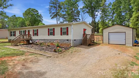 980 Lakeland Ave, Lincolnton, NC 28092
