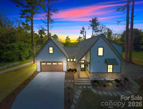 154 Osceola Rd, Hendersonville, NC 28739