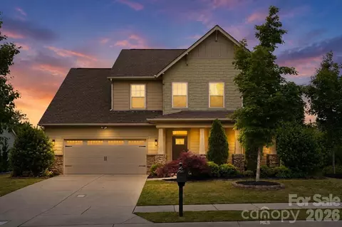 17504 Austins Creek Dr, Charlotte, NC 28278