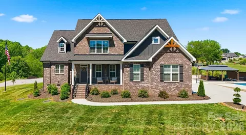 5264 Antler Creek Dr, Granite Falls, NC 28630