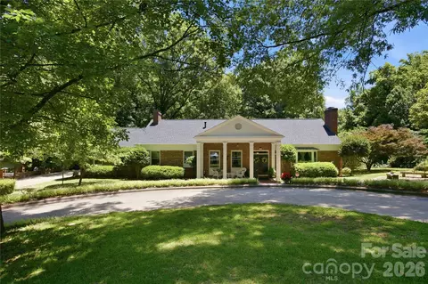 455 Heathcote Dr, Statesville, NC 28677
