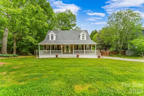 808 Lakey Gap Rd, Black Mountain, NC 28711