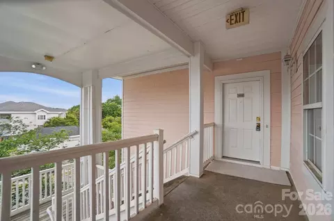 9070 Meadow Vista Rd, Charlotte, NC 28213