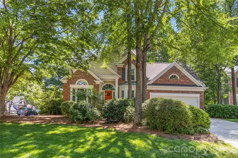 6210 Maple Cove Ln, Charlotte, NC 28269