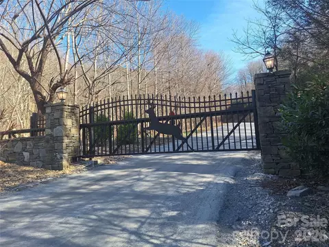 946 Lake Rd, Old Fort, NC 28762