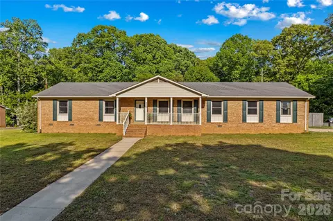 868 Fieldstone Rd, Mooresville, NC 28115