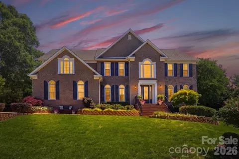 8901 Whipps Cross Ct, Waxhaw, NC 28173