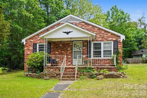 301 Hampton Rd, Lancaster, SC 29720