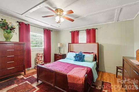 Bedroom - 301 Hampton Rd, Lancaster, SC 29720 photo 2 of 3
