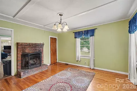 Living - 301 Hampton Rd, Lancaster, SC 29720 photo 3 of 4