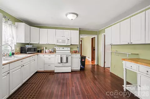 Kitchen - 301 Hampton Rd, Lancaster, SC 29720 photo 2 of 3