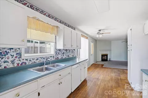 Kitchen - 411 Patio Rd, Easley, SC 29642 photo 2 of 3