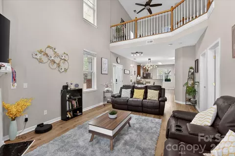 10810 Princeton Village Dr, Charlotte, NC 28277