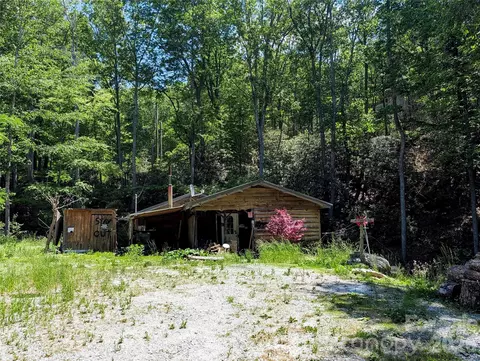 1034 Kyles Creek Rd, Hendersonville, NC 28792