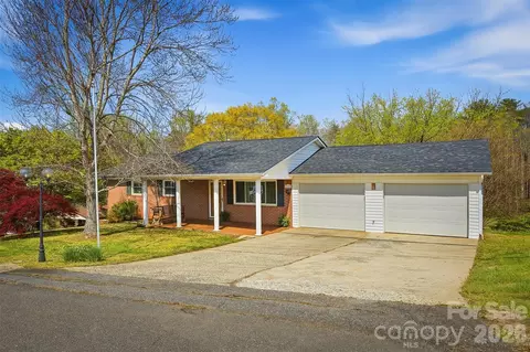 2174 Chester Ave, Morganton, NC 28655