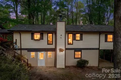 6 Gold Finch Ln, Maggie Valley, NC 28751