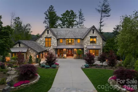 18 Fairsted Dr, Asheville, NC 28803