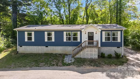 118 Bartram Way, Black Mountain, NC 28711