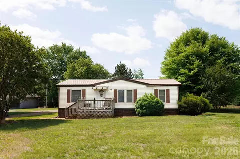318 Tuckers Grove Rd, Statesville, NC 28625