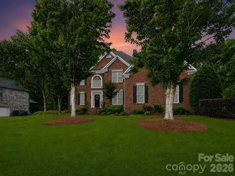 1311 Dobson Dr, Waxhaw, NC 28173
