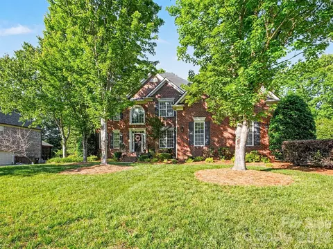 1311 Dobson Dr, Waxhaw, NC 28173