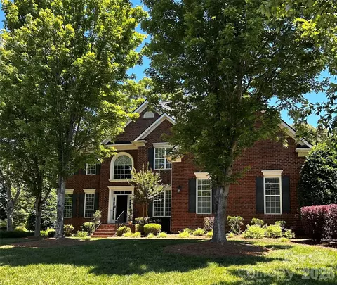 1311 Dobson Dr, Waxhaw, NC 28173