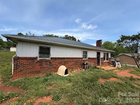 111 Akers Lndg, Ellenboro, NC 28040