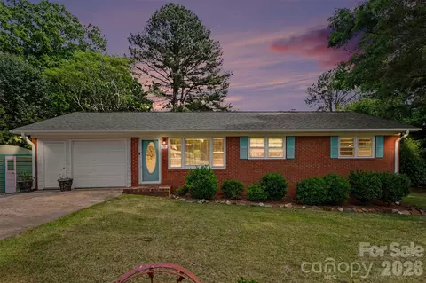 79 Walnut St, Badin, NC 28009
