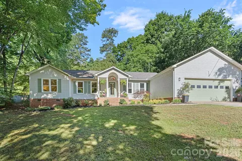 154 Quiet Cove Rd, Mooresville, NC 28117