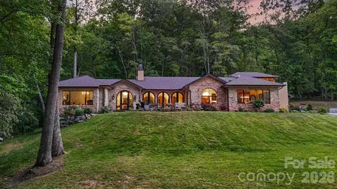 Dave Whitaker Road, Horse Shoe, NC 28742