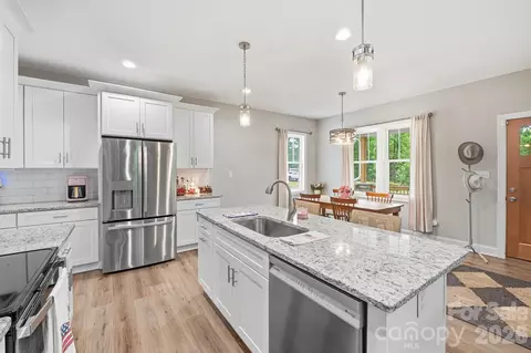 2029 Bost St, Lincolnton, NC 28092
