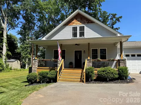 2029 Bost St, Lincolnton, NC 28092