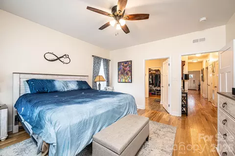 Bedroom - 1092 33rd Avenue Ne Loop NE, Hickory, NC 28601 photo 7 of 8