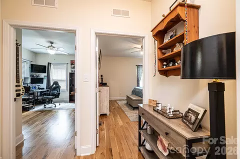 Entry Way - 1092 33rd Avenue Ne Loop NE, Hickory, NC 28601 photo 3 of 3