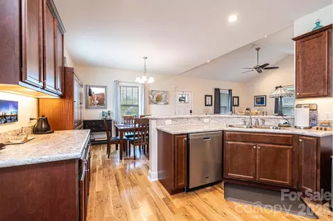 Kitchen - 1092 33rd Avenue Ne Loop NE, Hickory, NC 28601 photo 3 of 3