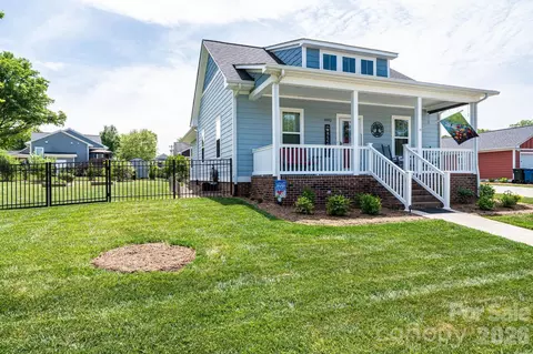 Exterior - 1092 33rd Avenue Ne Loop NE, Hickory, NC 28601 photo 11 of 11
