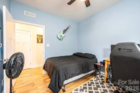 Bedroom - 1092 33rd Avenue Ne Loop NE, Hickory, NC 28601 photo 4 of 8