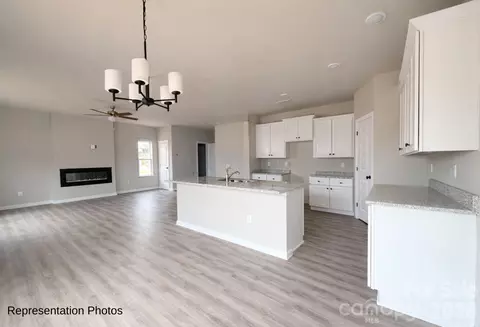 209 Roxanna Ct, Shelby, NC 28152