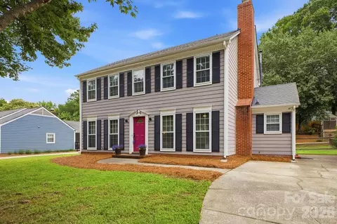 2726 Heidleburg Ln, Charlotte, NC 28210