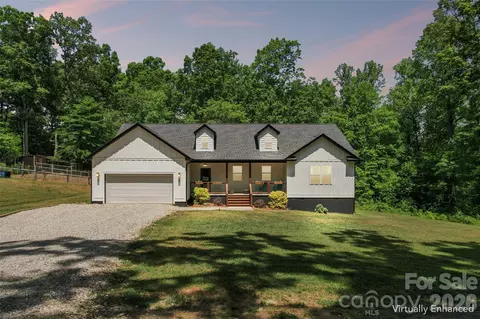 305 Robinson Ave, Mount Holly, NC 28120