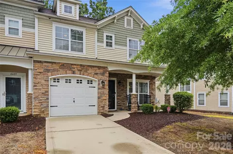 4613 Craigmoss Ln, Charlotte, NC 28278