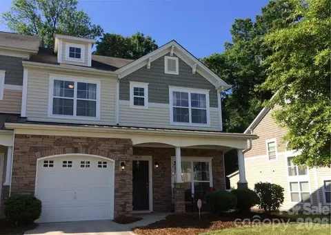 4613 Craigmoss Ln, Charlotte, NC 28278