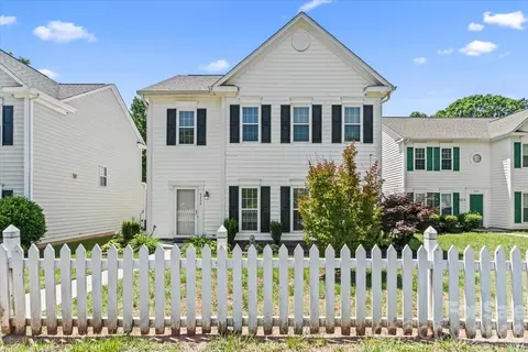 9224 Ligon Ct, Charlotte, NC 28213